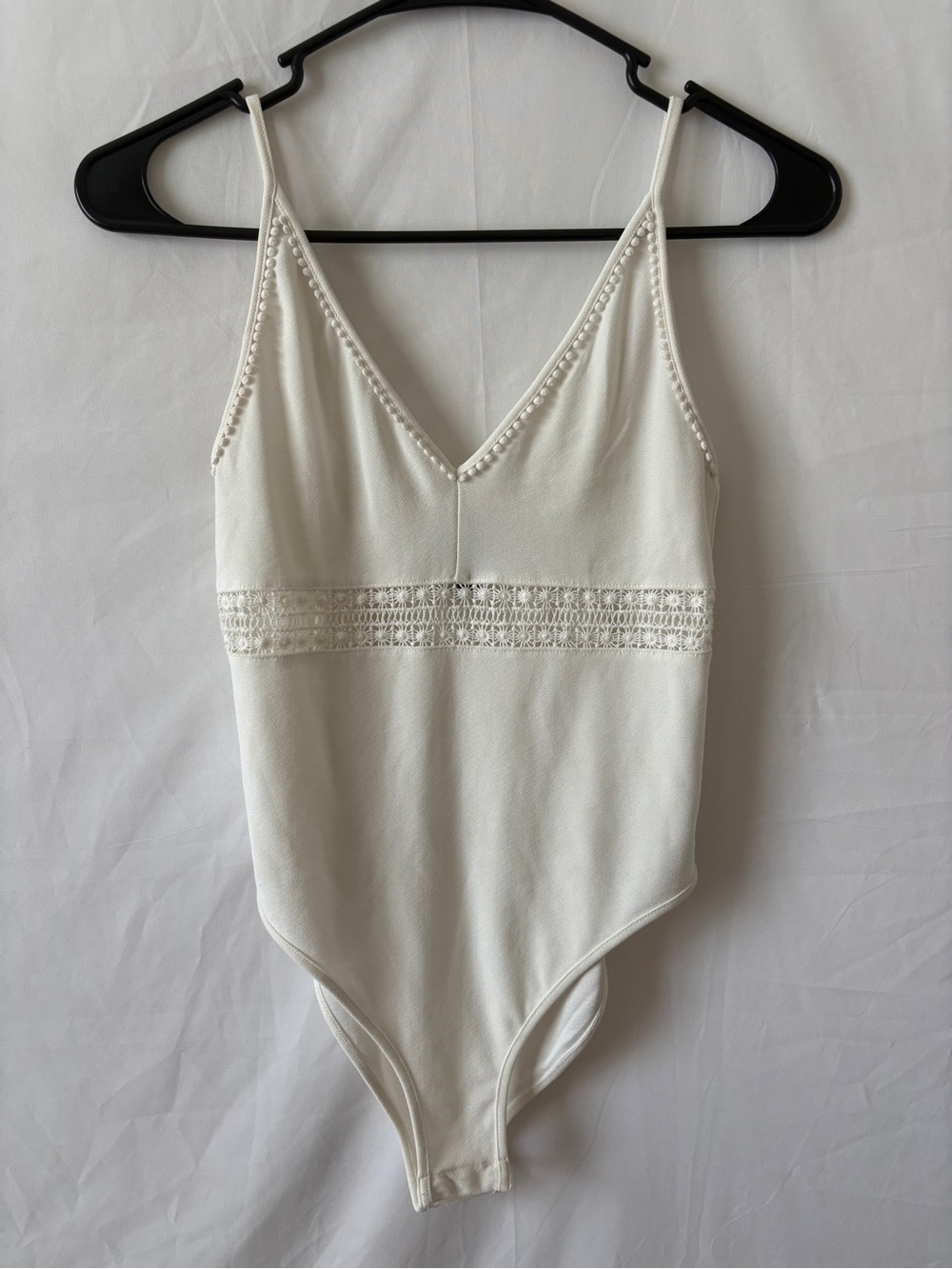 H&M Cream Floral Lace-Trim V-Neck Bodysuit